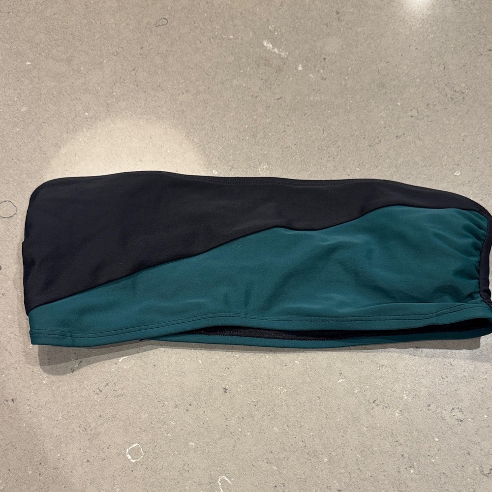 Forever 21 Black and Teal Bandeau Bikini Top Size Medium - Picture 2 of 8